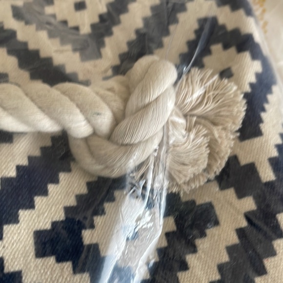 Summer and Rose Navy Diamond Beach Tote - Picture 3 of 6